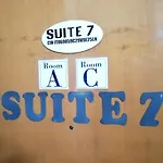 Apartment Seven &home Restaurant *